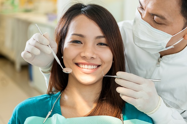 Why You Need To See An Emergency Dentist For A Numb Tooth